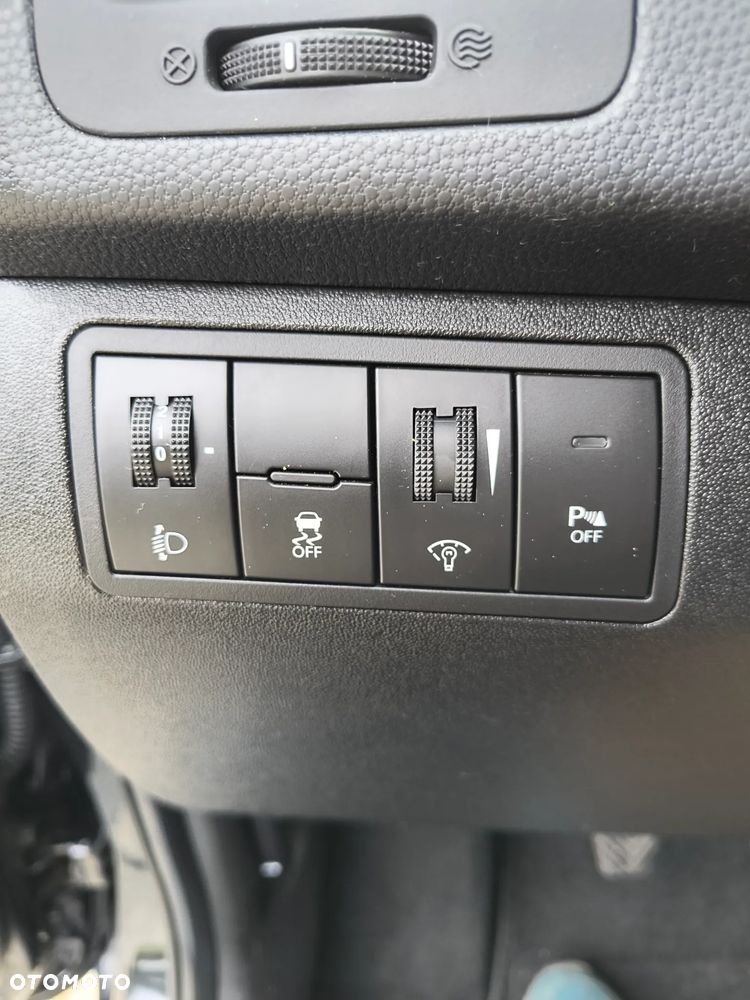 Kia Venga 1.6 CRDi 128 Titanium Collection - 9