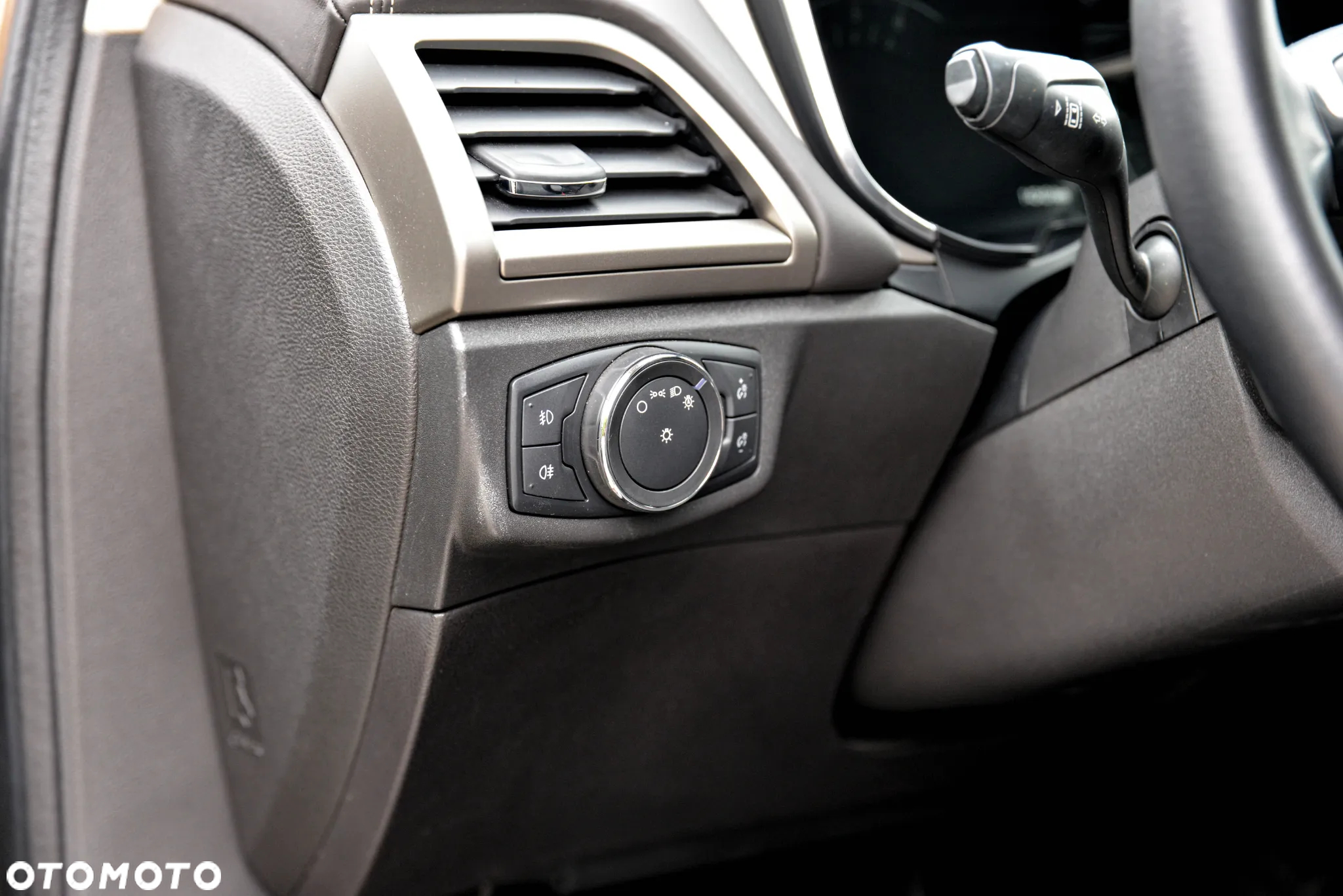 Ford Mondeo - 17