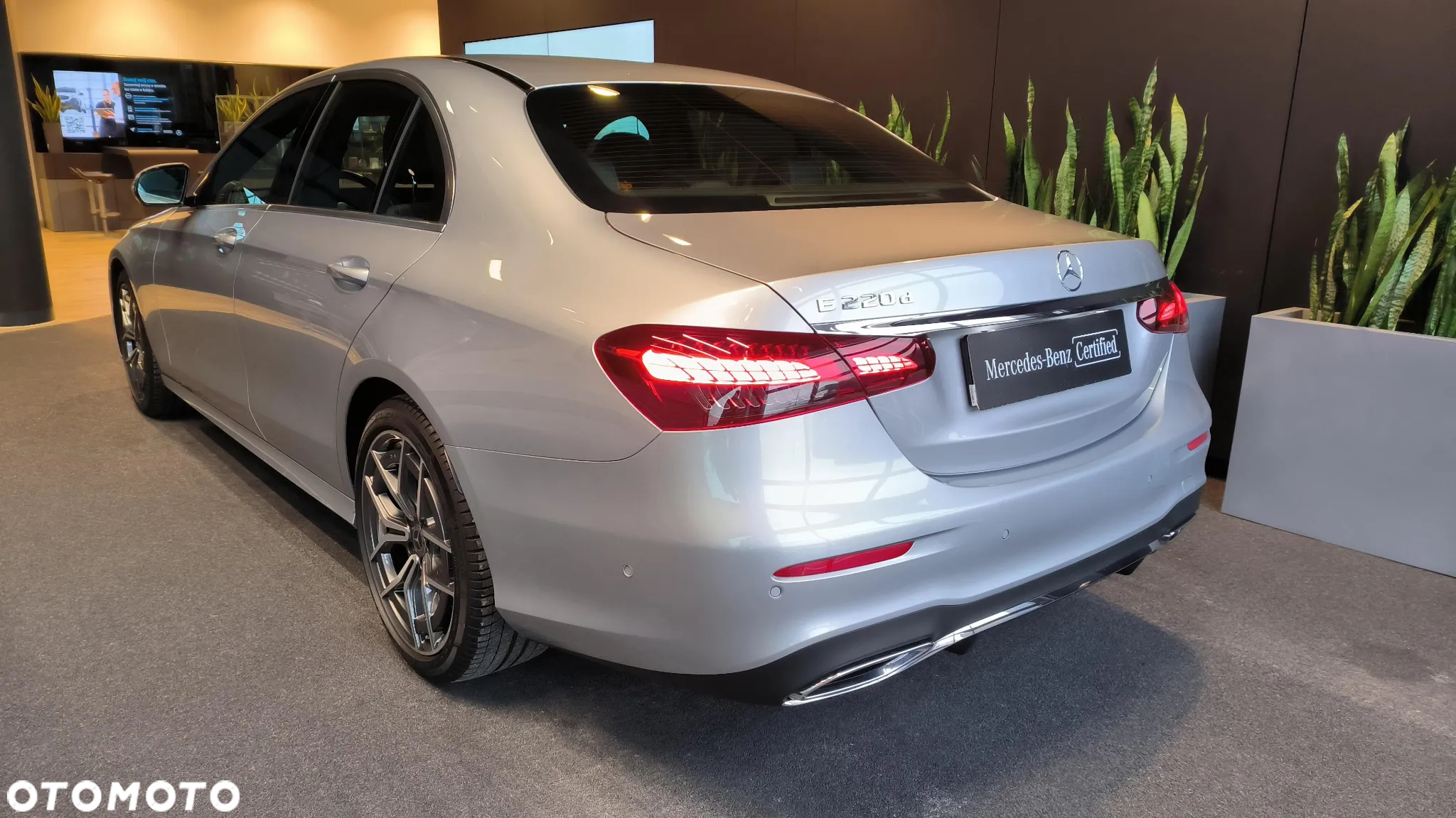 Mercedes-Benz Klasa E 220 d 9G-TRONIC AMG Line - 5