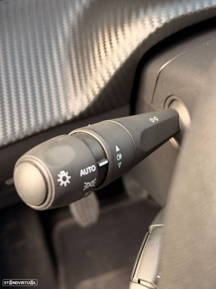 Peugeot 2008 1.2 PureTech Allure Pack - 35