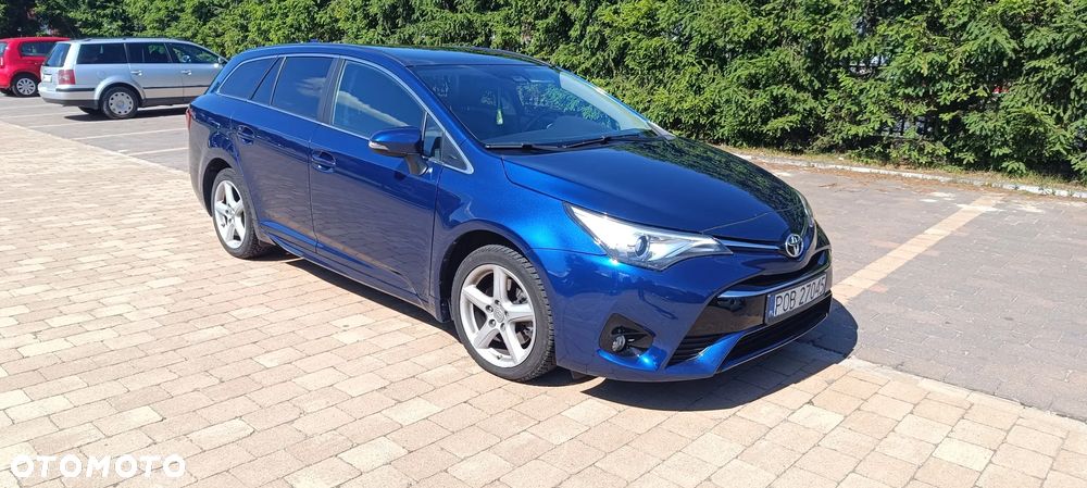 Toyota Avensis 2.0 D-4D Prestige - 2