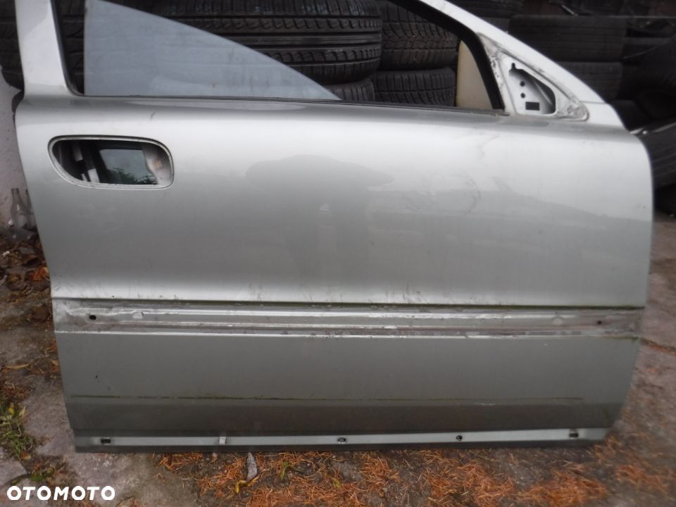 Volvo XC70  V70 drzwi przod prawe 471-46 ladne - 2