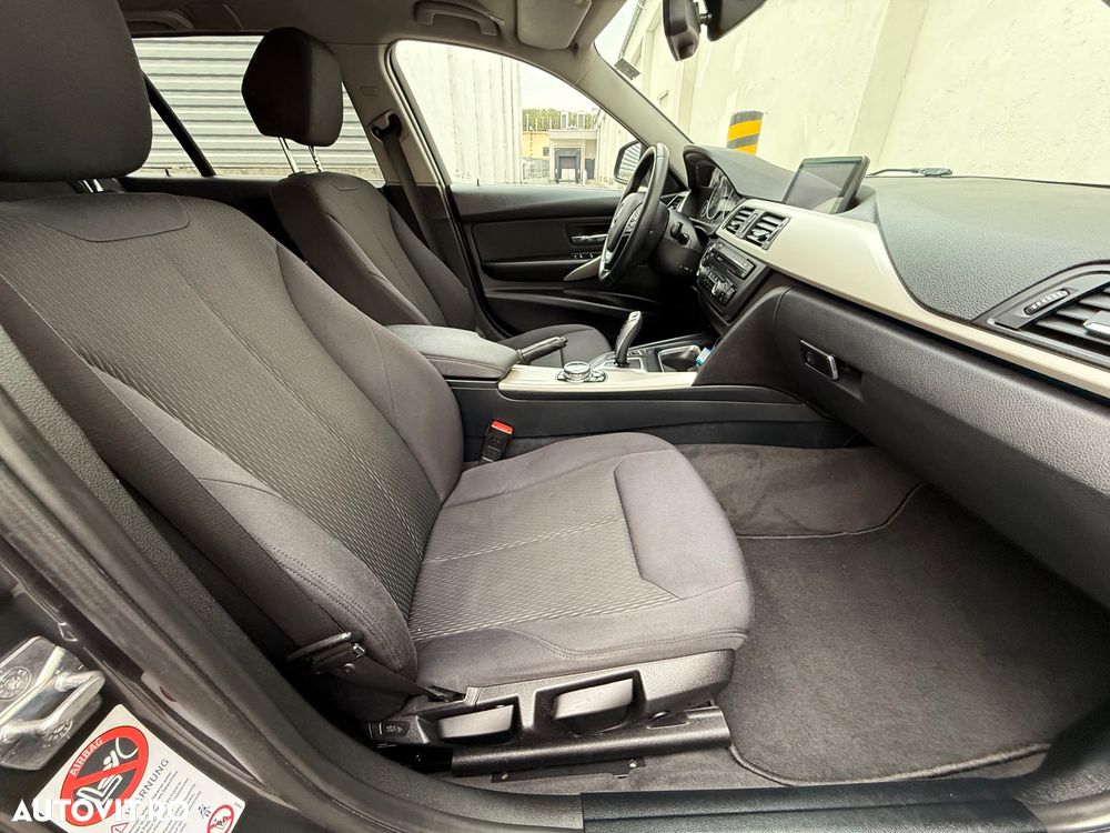 BMW Seria 3 320d Touring Aut. Efficient Dynamics Edition - 23