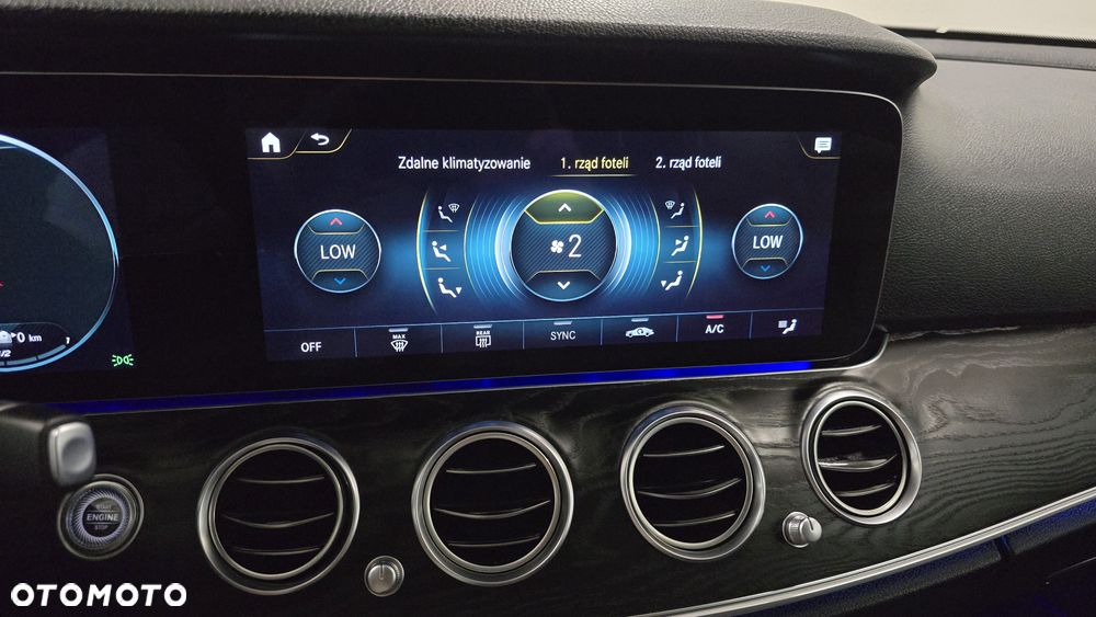 Mercedes-Benz Klasa E 300 de 4Matic T 9G-TRONIC AMG Line - 32