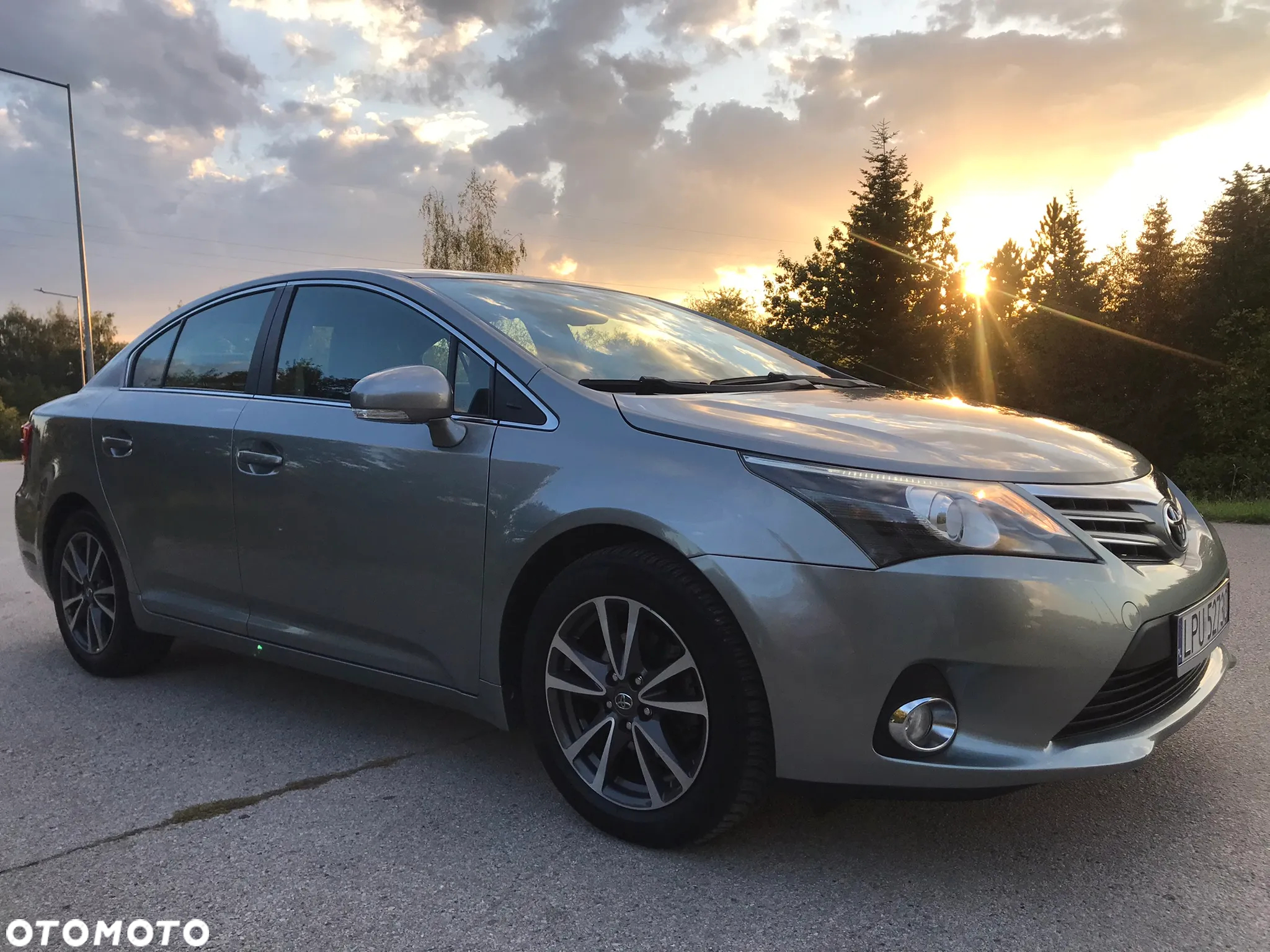 Toyota Avensis 1.8 Premium - 9