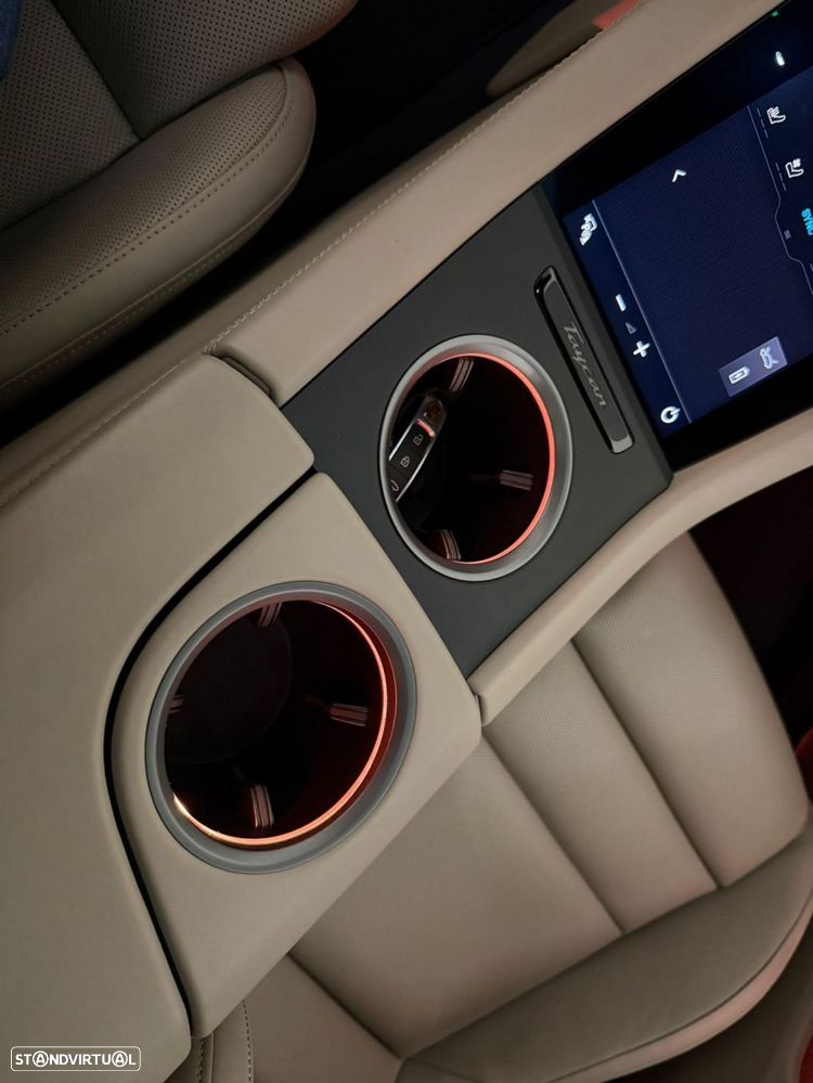 Porsche Taycan 4S - 34