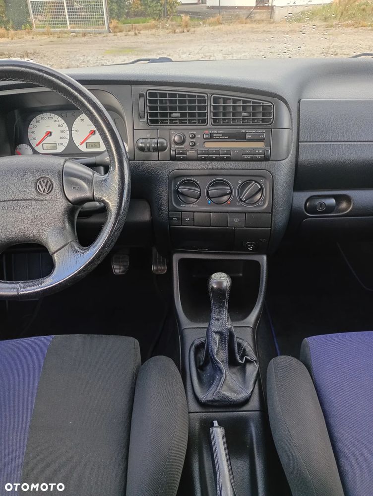 Volkswagen Golf - 17