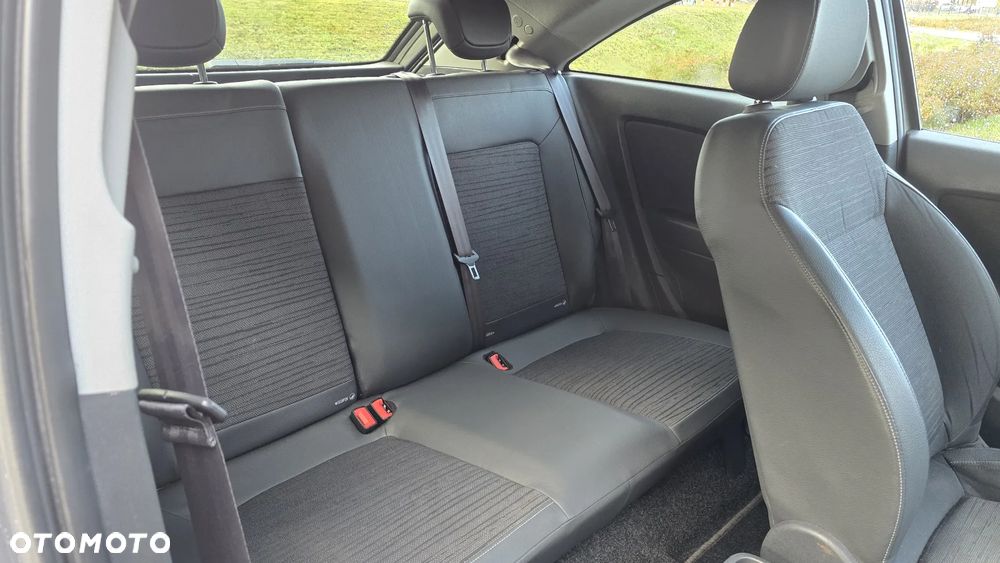 Opel Corsa 1.4 16V Color Edition - 11