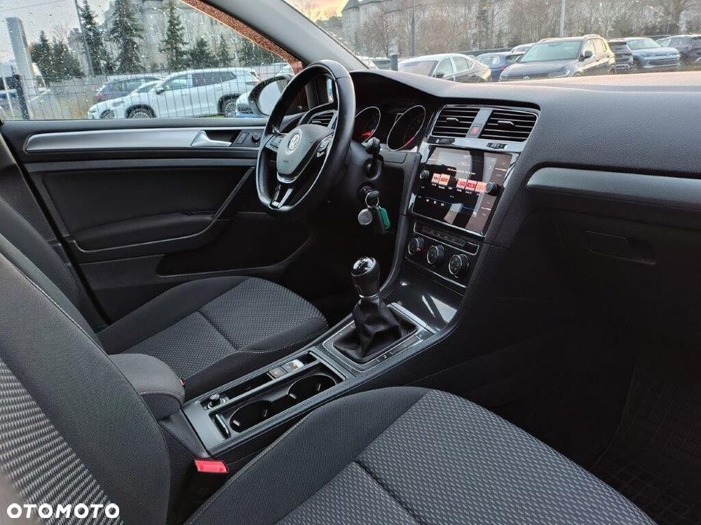 Volkswagen Golf - 12