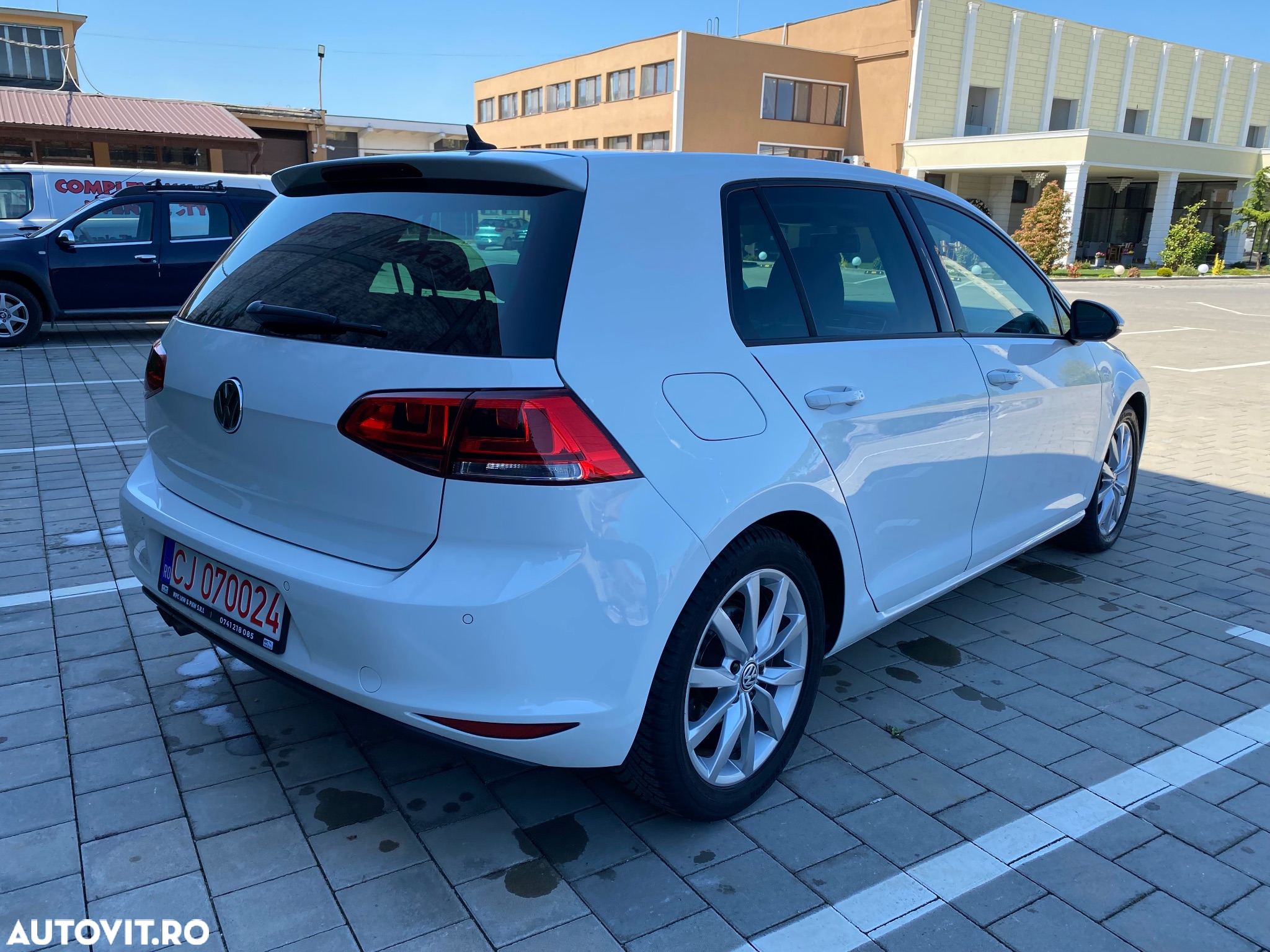 Volkswagen Golf 2.0 TDI Highline - 4