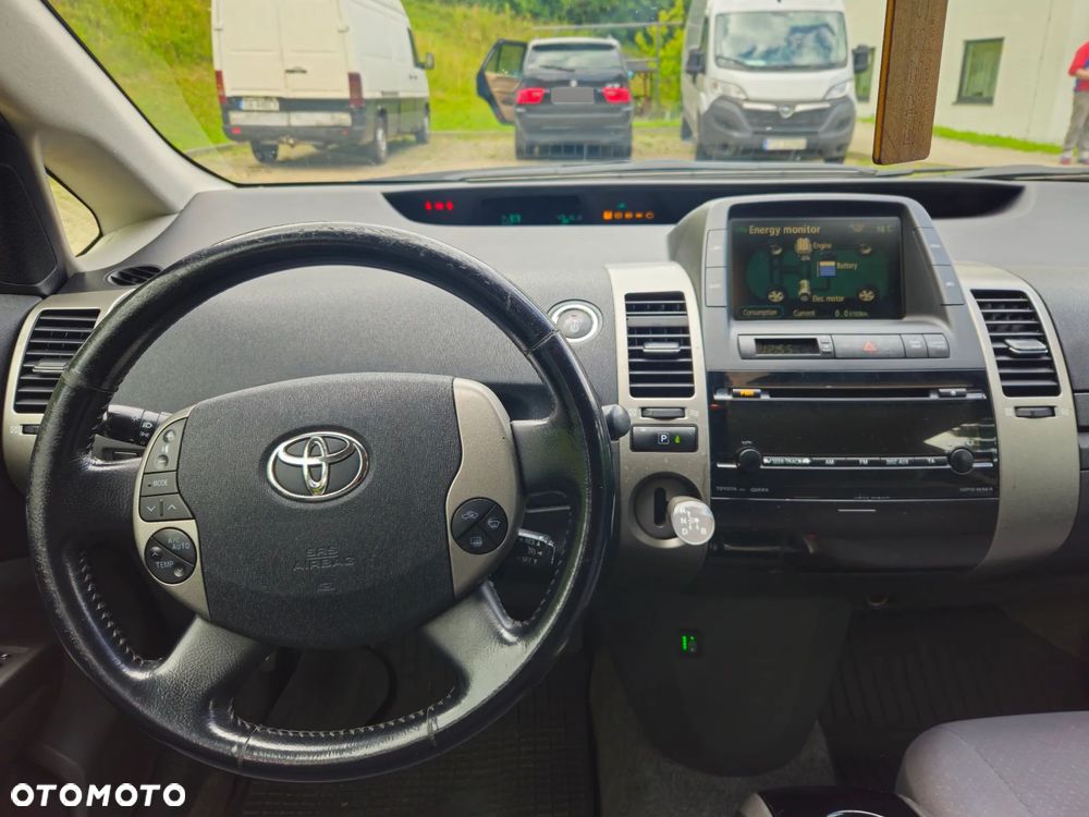 Toyota Prius 1.5 VVT-i Prestige - 11