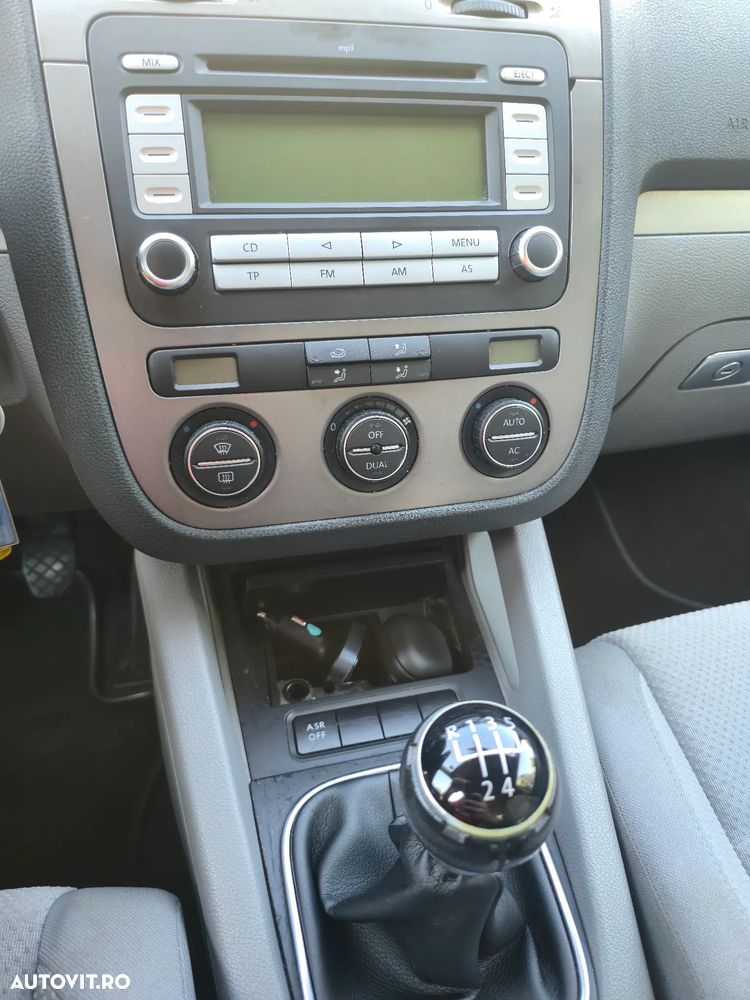 Volkswagen Golf - 8