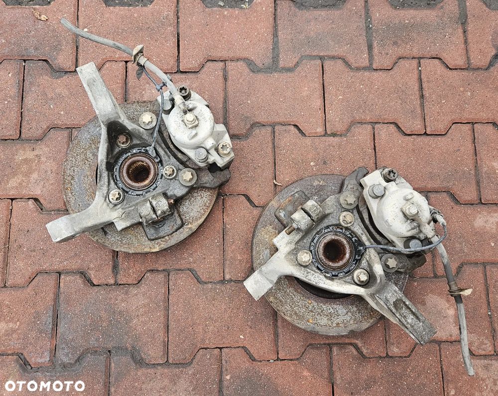 zwrotnica piasta  przód Opel Vectra C 1,9 Z19DT - 2