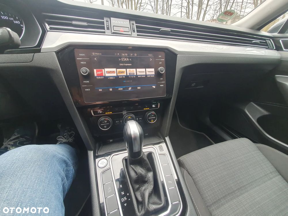 Volkswagen Passat 2.0 TDI SCR DSG Business - 17