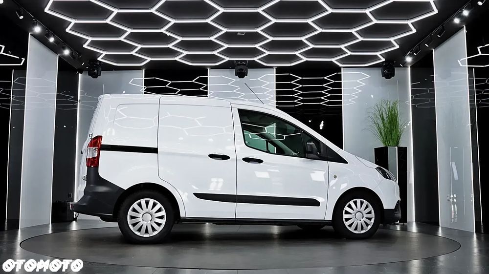 Ford Transit Courier - 6