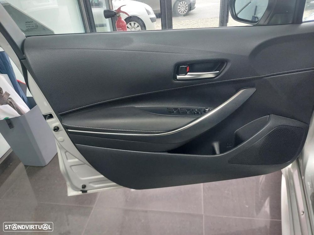 Toyota Corolla 2.0 Hybrid Exclusive - 16