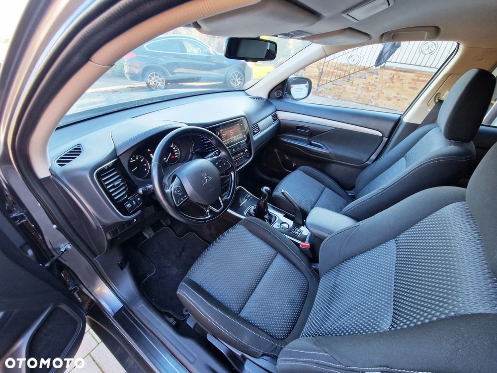 Mitsubishi Outlander - 6
