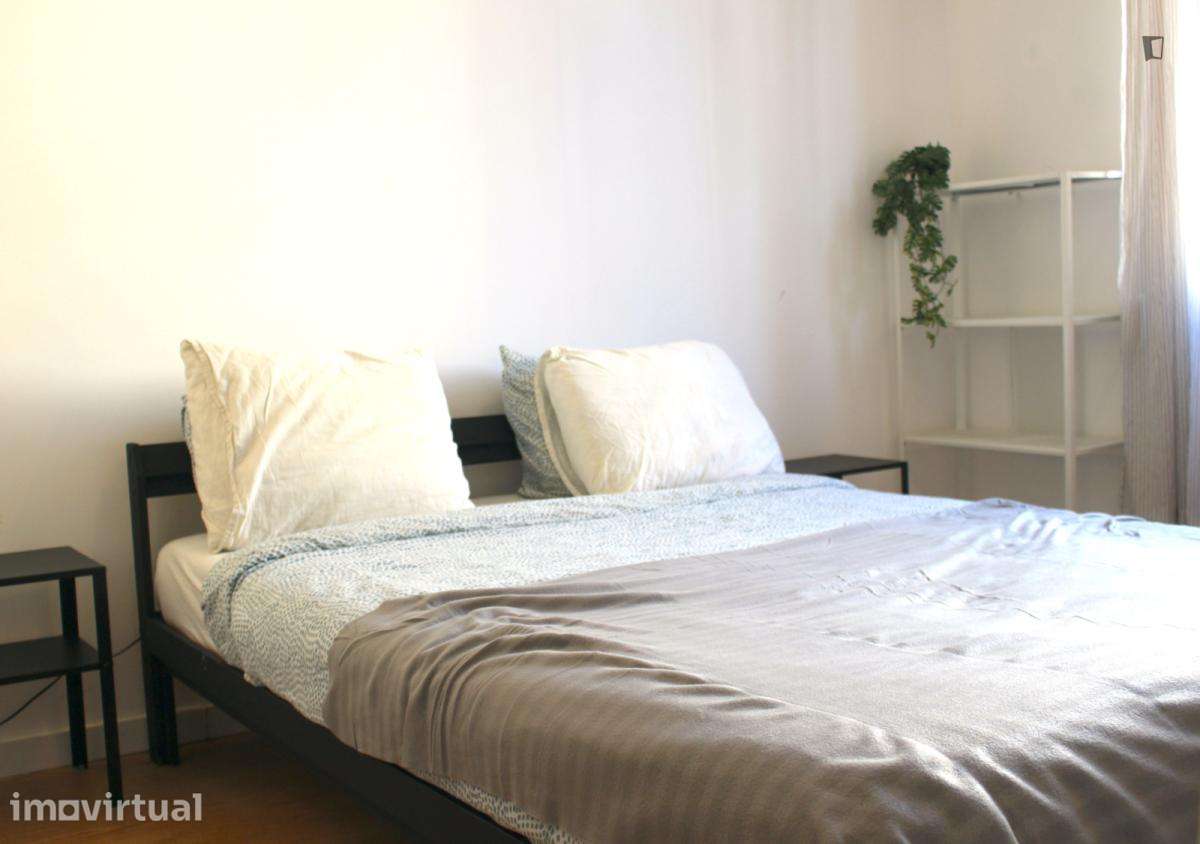 Quarto - localizado em Paranhos Porto - Grande imagem: 3/29