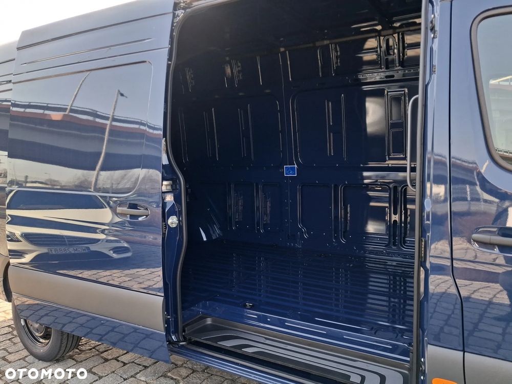 Mercedes-Benz Sprinter 319 CDI Furgon PRO długi - 26
