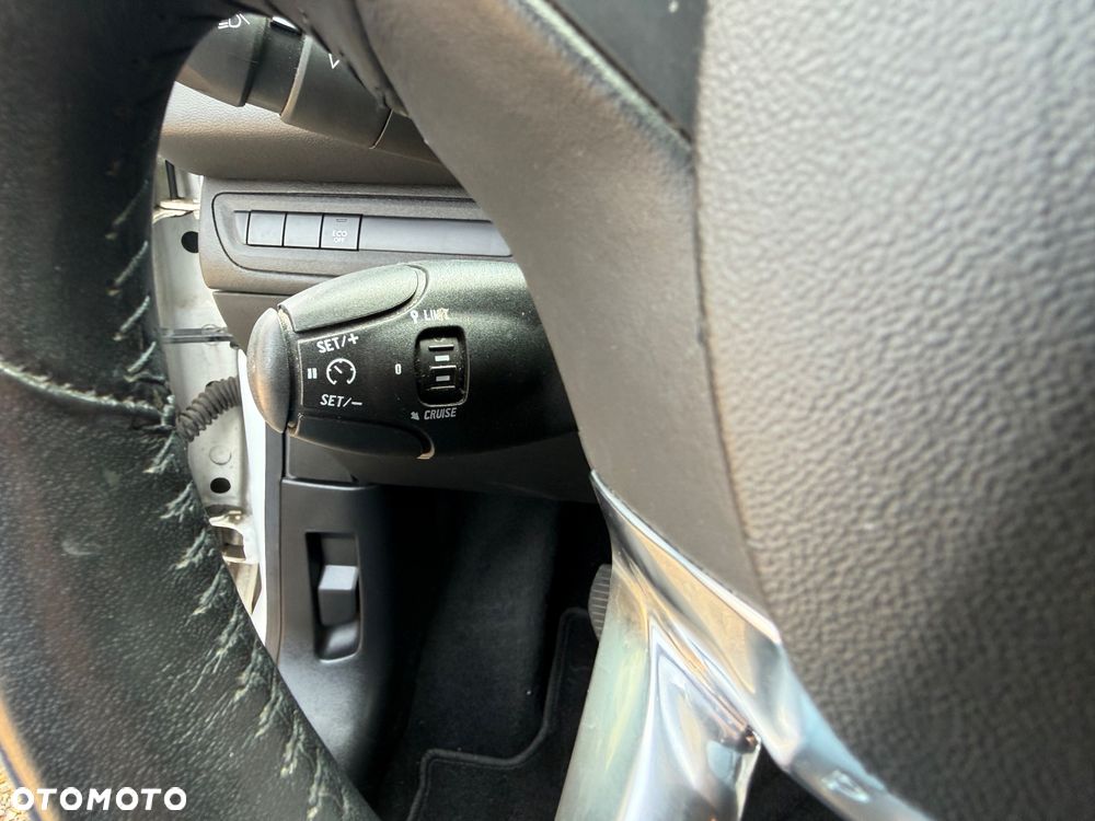 Peugeot 208 - 21