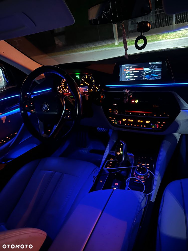 BMW Seria 5 520d Luxury Line - 7