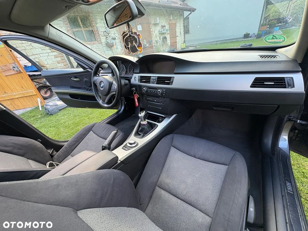 BMW Seria 3 320d - 11