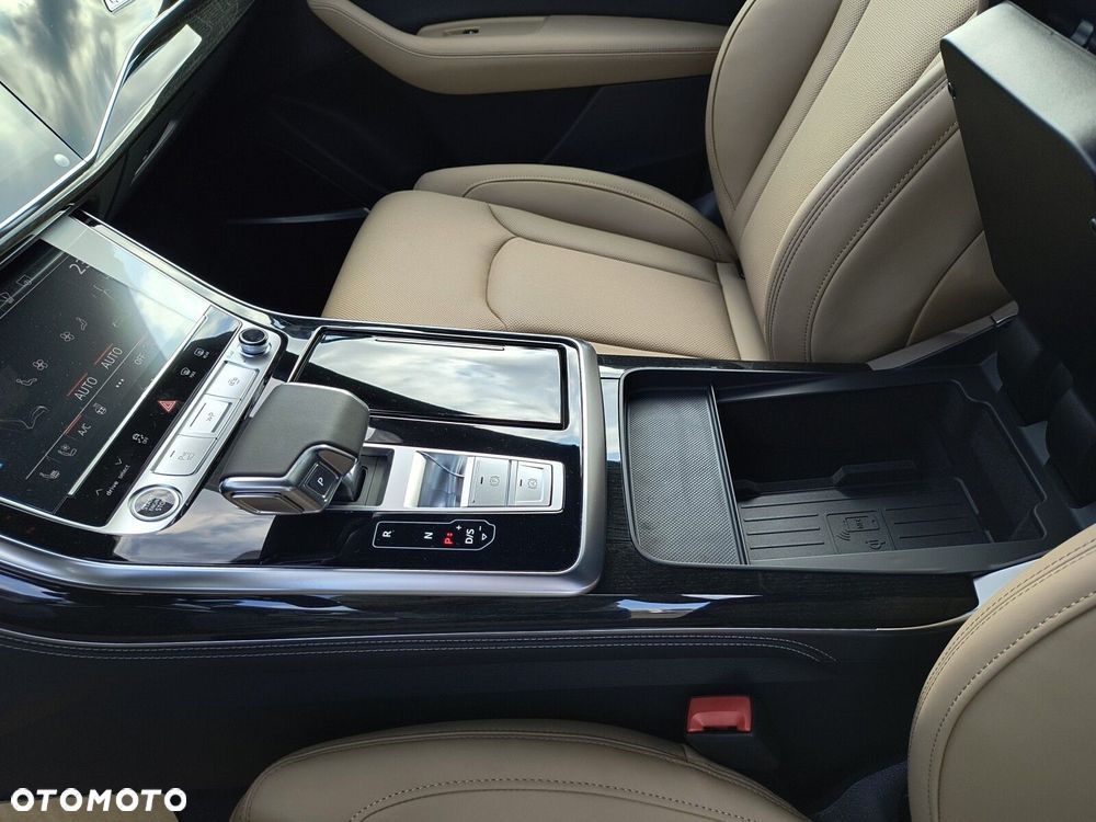 Audi Q8 - 24