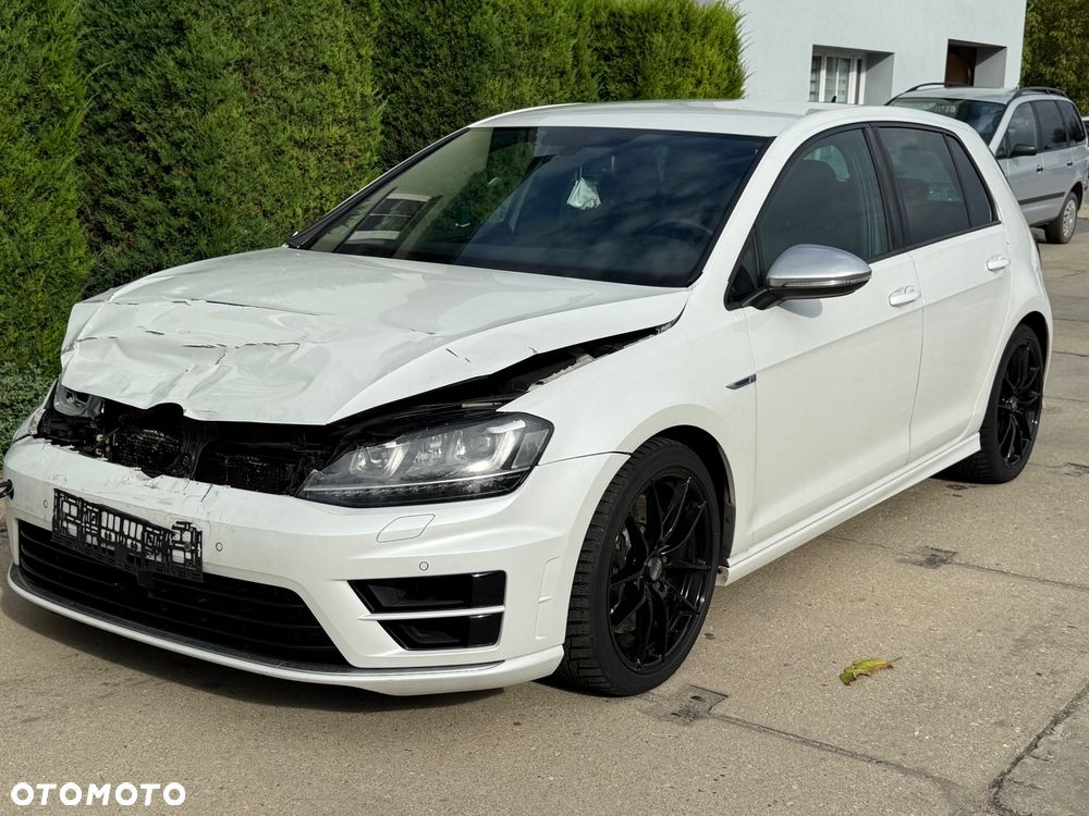 Volkswagen Golf - 6