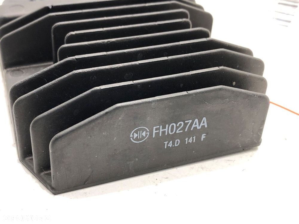REGULATOR NAPIĘCIA  HONDA CB650RA 650 CM3 34kW 46KM (2014 - FH027AA - 4