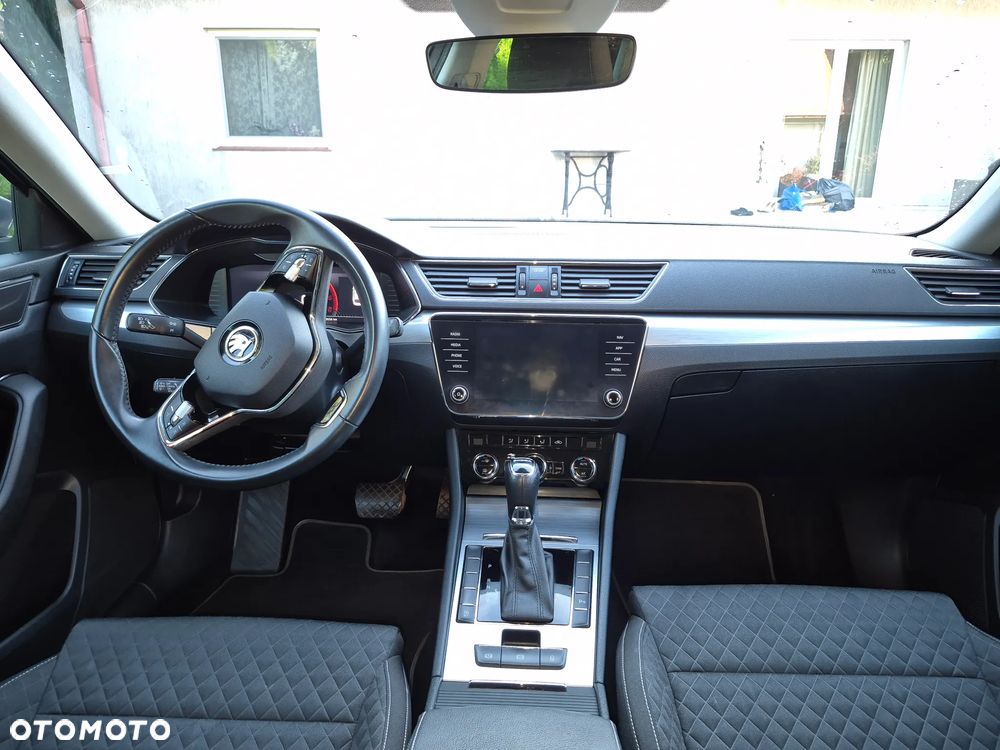 Skoda Superb 2.0 TDI SCR Ambition DSG - 8