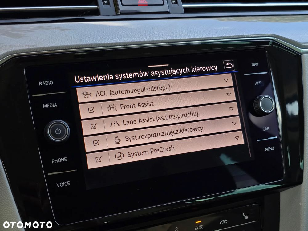 Volkswagen Passat Variant 2.0 TDI EVO Elegance DSG - 24