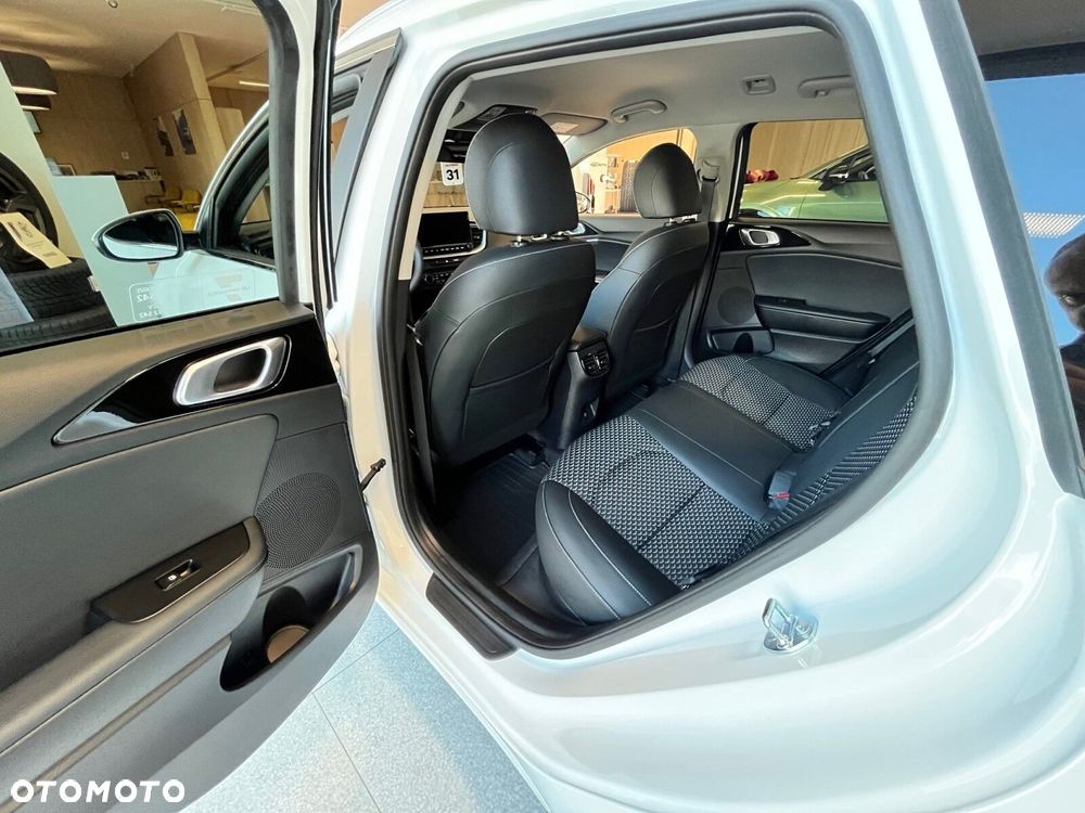 Kia Ceed - 7
