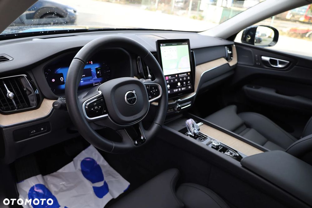 Volvo XC 60 T8 AWD Plus Dark - 20