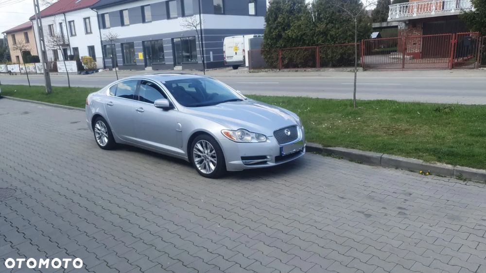 Jaguar XF 2.7 V6 Luxury - 1