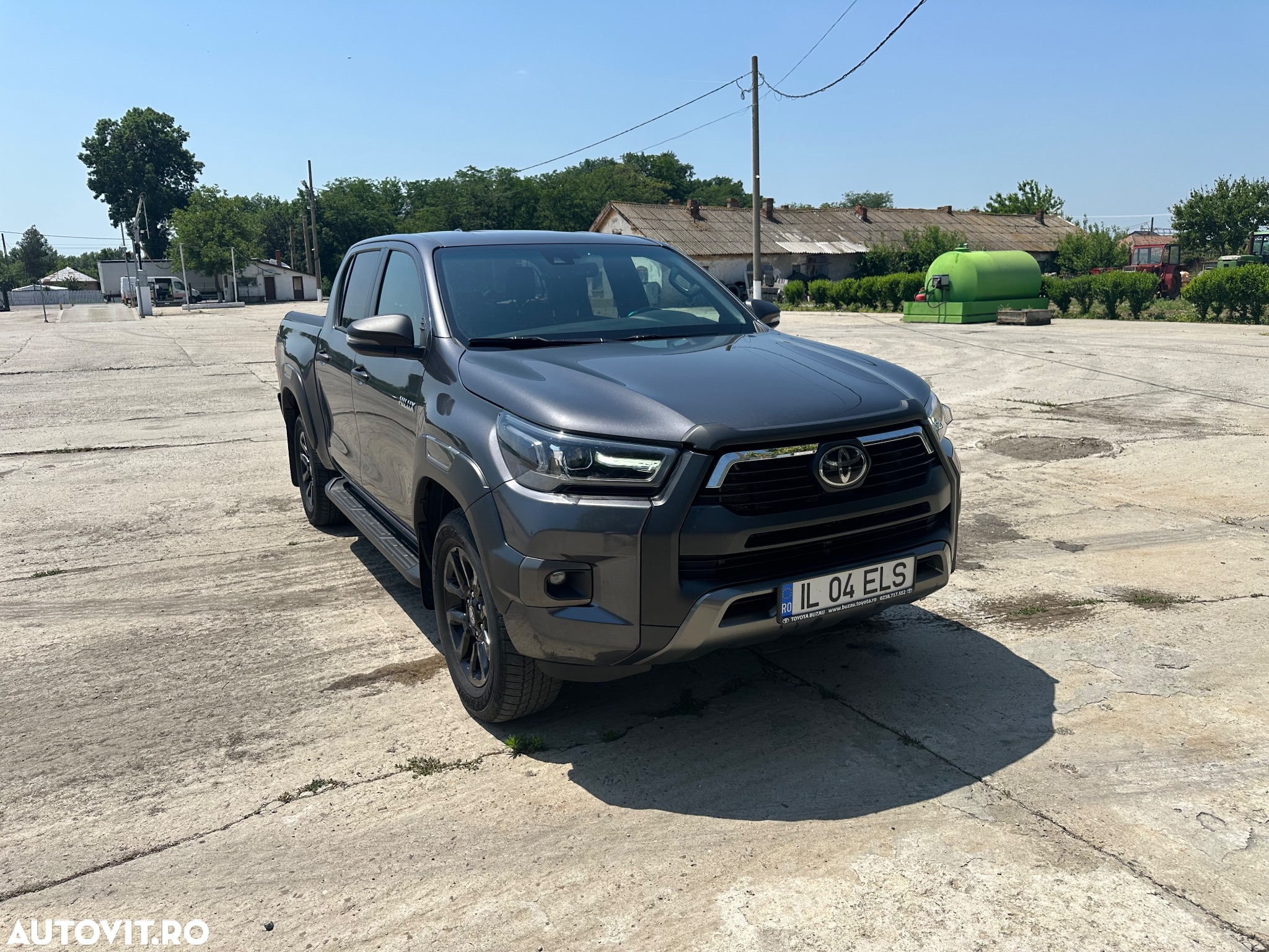 Toyota Hilux 2.8D 204CP 4x4 Double Cab AT Invincible - 9