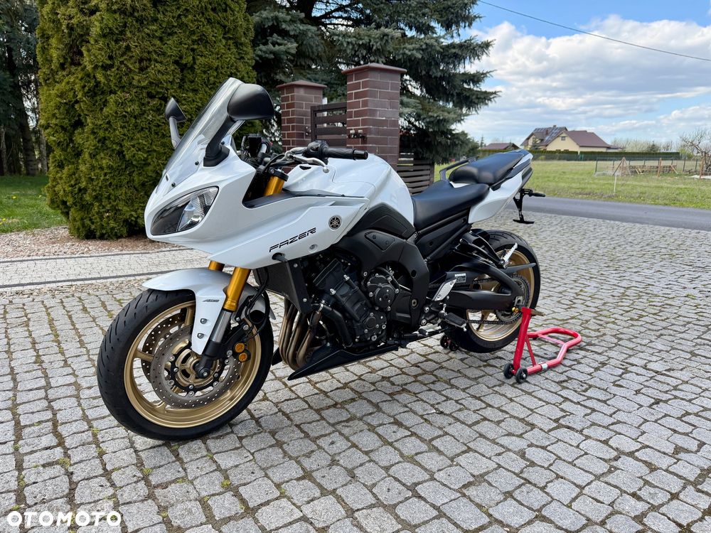 Yamaha FZ8 - 4