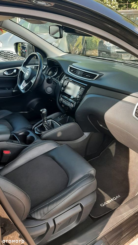 Nissan Qashqai 1.3 DIG-T AKARI - 16