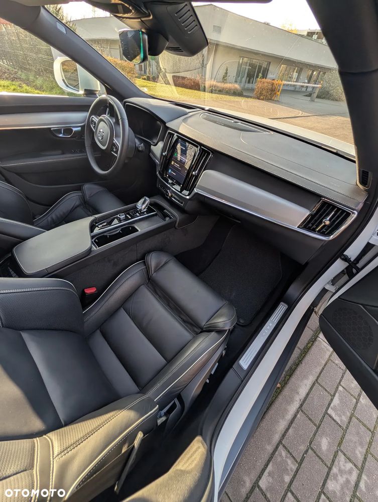 Volvo V90 Cross Country - 35