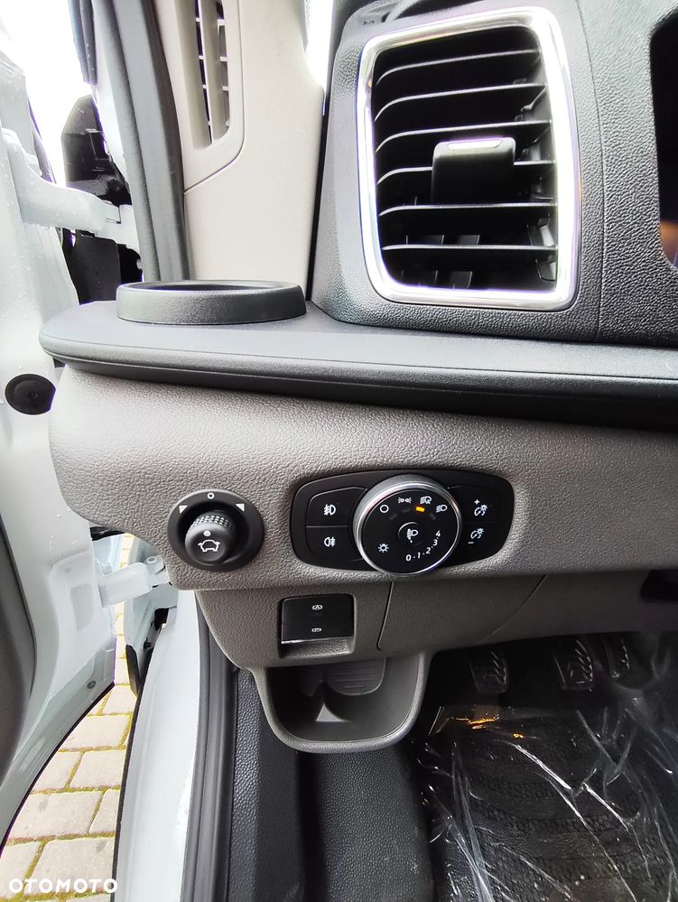 Ford Transit - 20