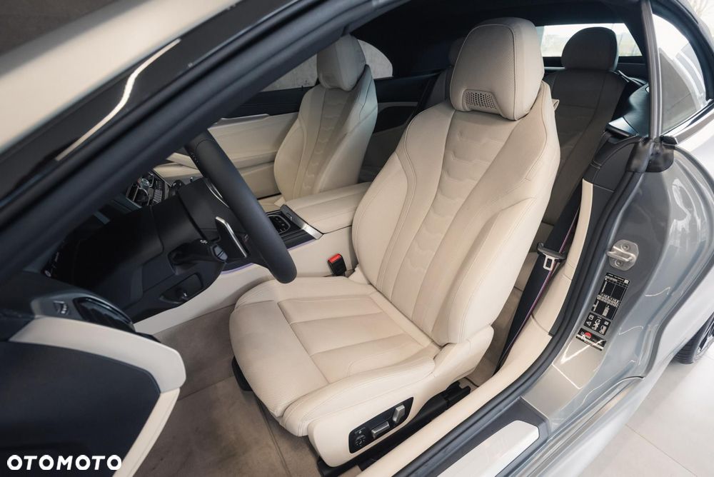 BMW Seria 8 M850i xDrive - 12