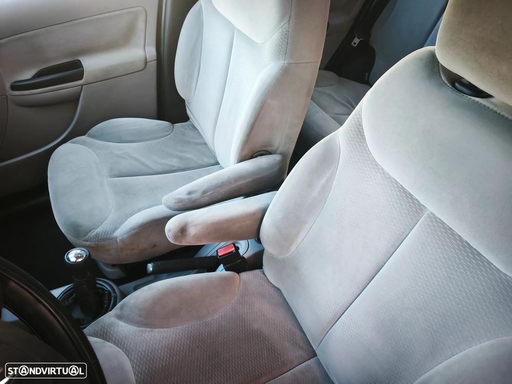 Citroën C3 1.4 HDi Airdream Exclusive - 23