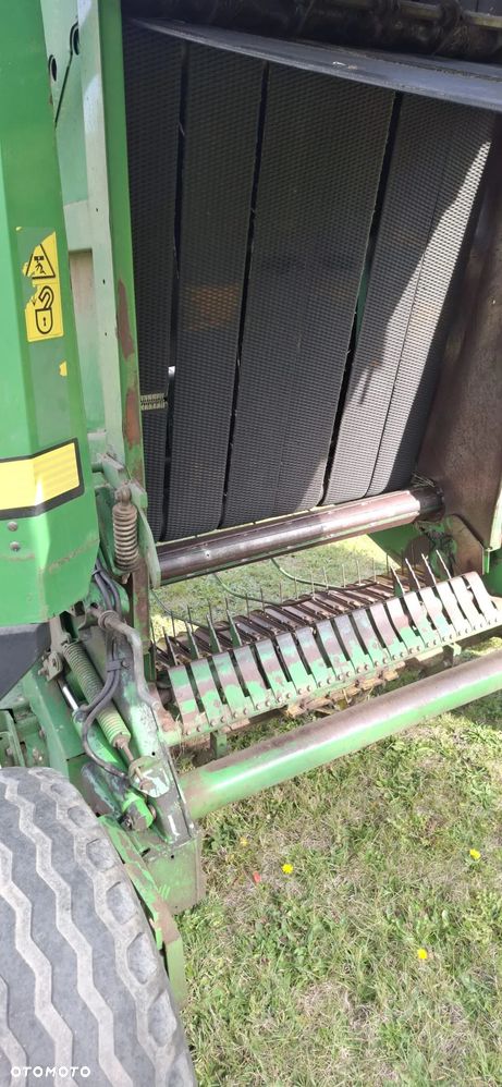 John Deere Prasa John 572 - 8