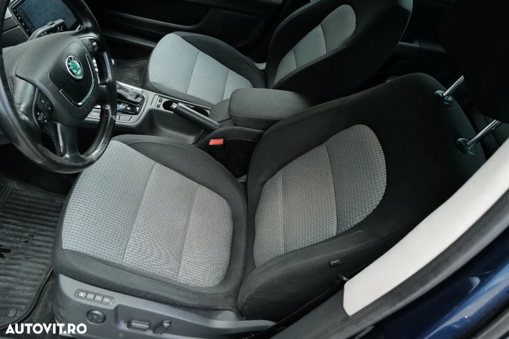 Skoda Superb 2.0 TDI Elegance DSG - 11