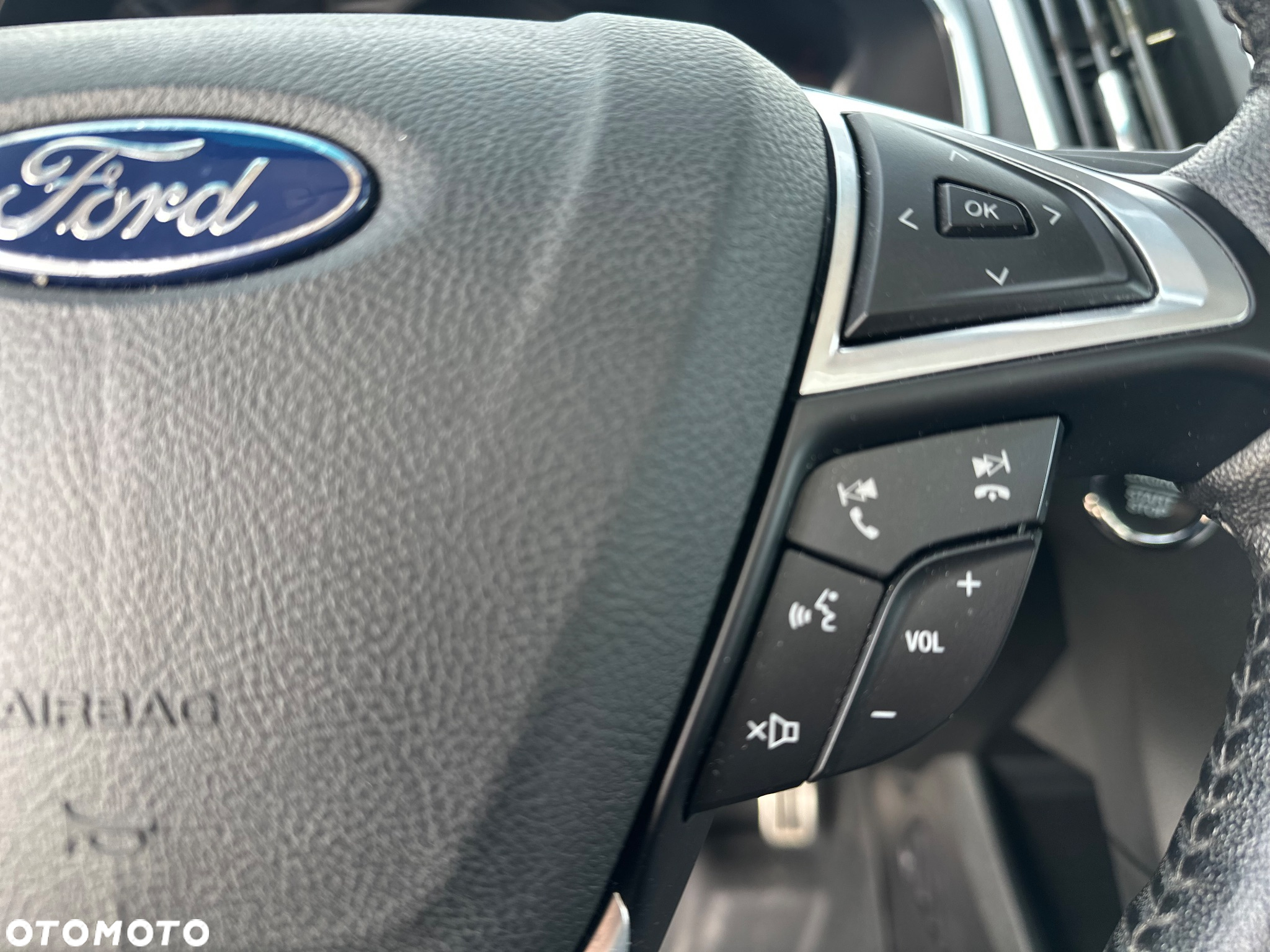Ford Edge - 40