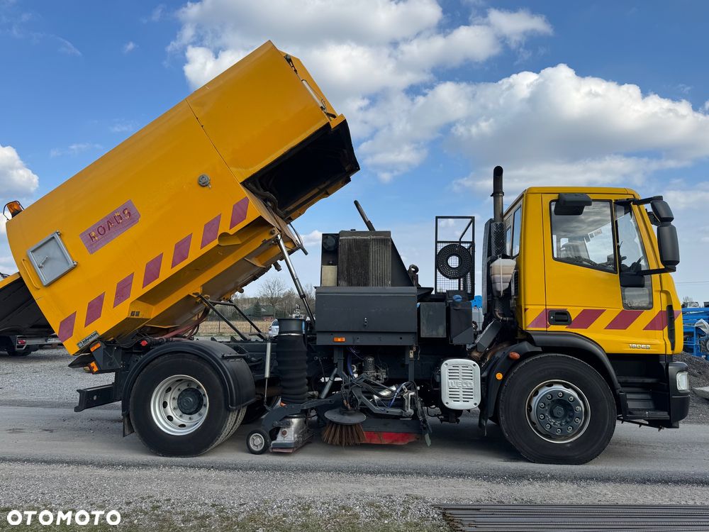 Iveco Eurocargo 180e25 zamiatarka Johanston VT800 - 3