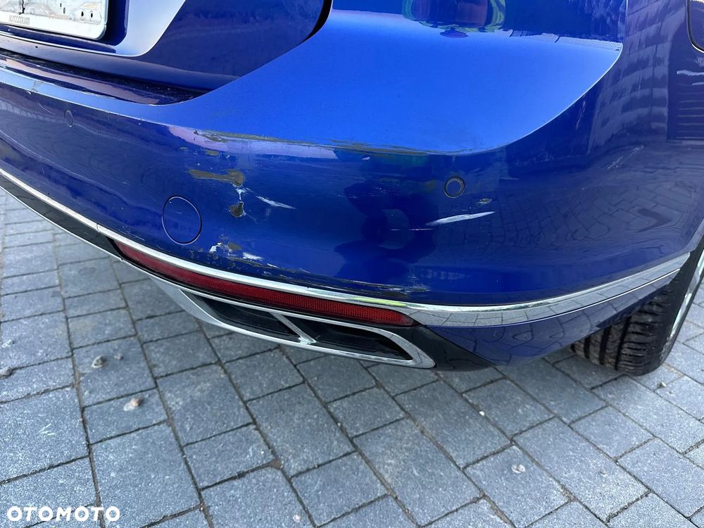 Volkswagen Passat Variant 2.0 TDI SCR DSG R-Line - 27