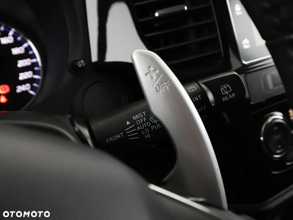 Mitsubishi Outlander 2.0 Instyle Navi 4WD CVT - 33