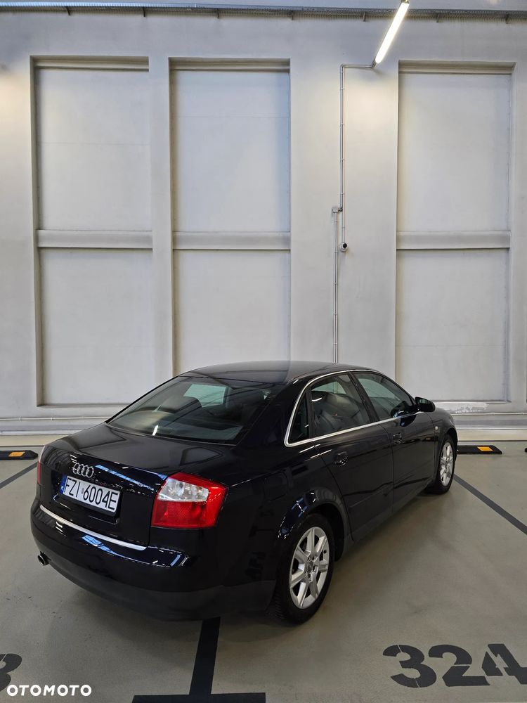 Audi A4 Limousine - 12