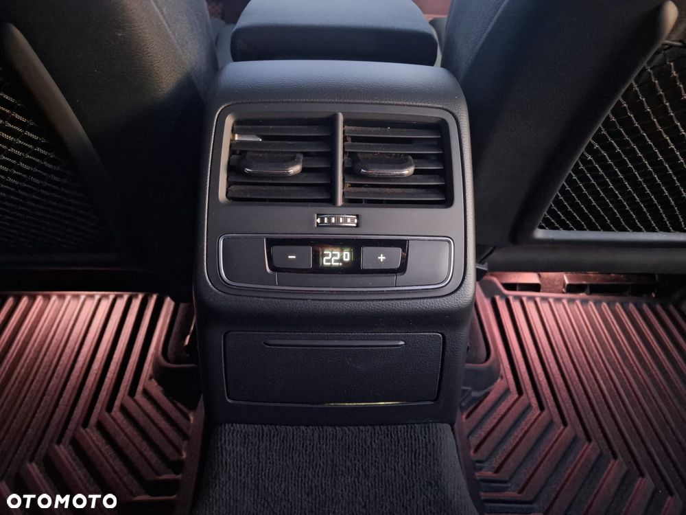 Audi A4 Avant 2.0 TDI S tronic - 24