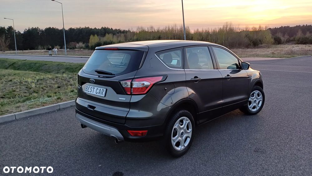 Ford Kuga 1.5 EcoBoost 2x4 Trend - 3